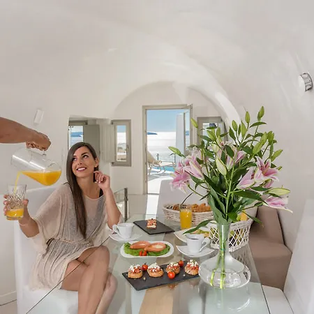 Elite Luxury Hotel Oia (Santorini)