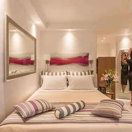 Elite Luxury 4* Oia (Santorini)