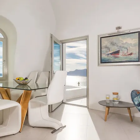 Elite Luxury Hotel Oia (Santorini)