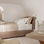 Elite Luxury Oia (Santorini)